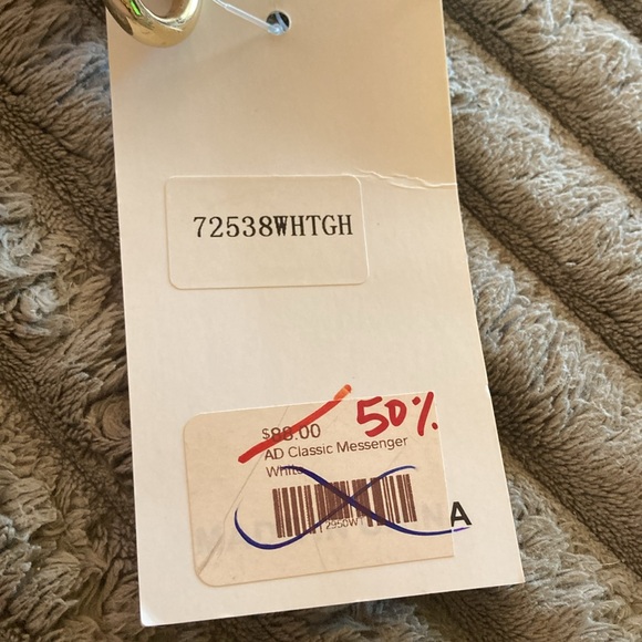 ah-dorned NYC Vegan Classic Messenger Handbag Large White ⭐️ NWT ⭐️ UNUSED 🎁 - Picture 5 of 14